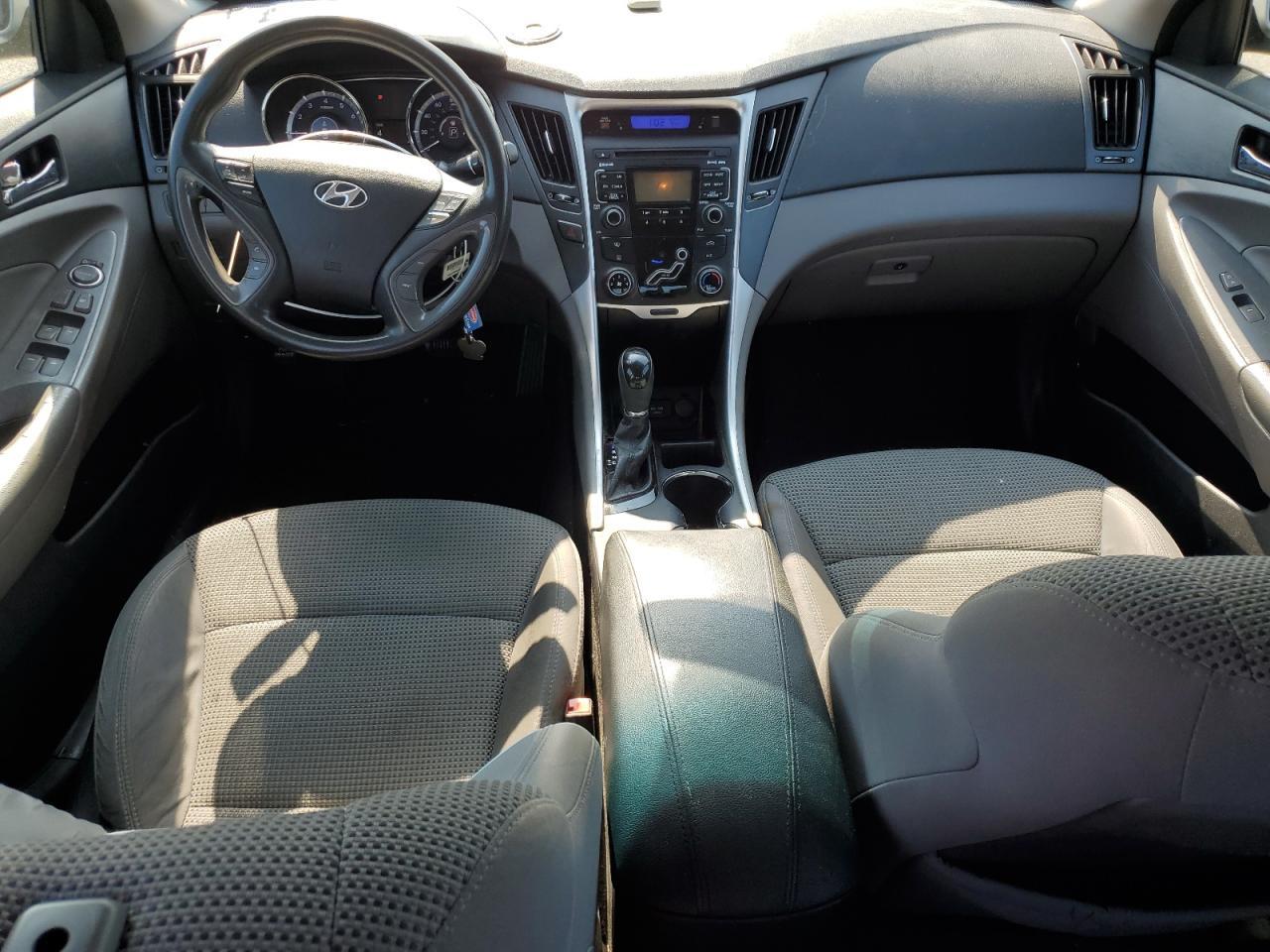 2011 HYUNDAI SONATA