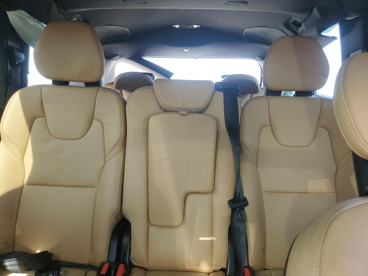 2017 VOLVO XC90