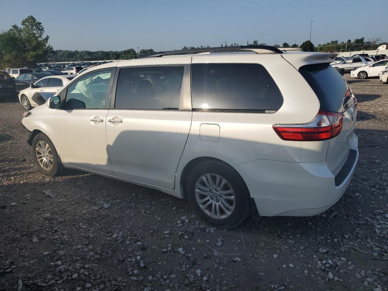 2015 TOYOTA SIENNA
