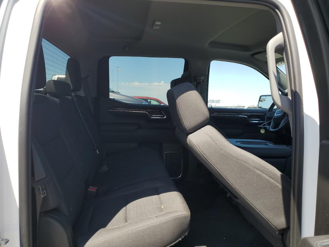 2023 GMC Sierra