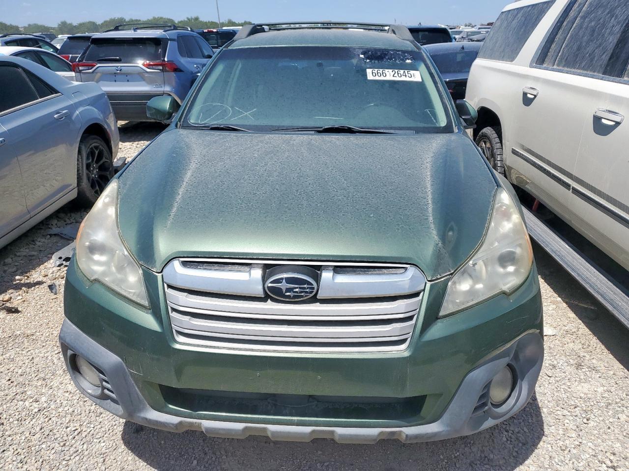 2013 SUBARU Outback