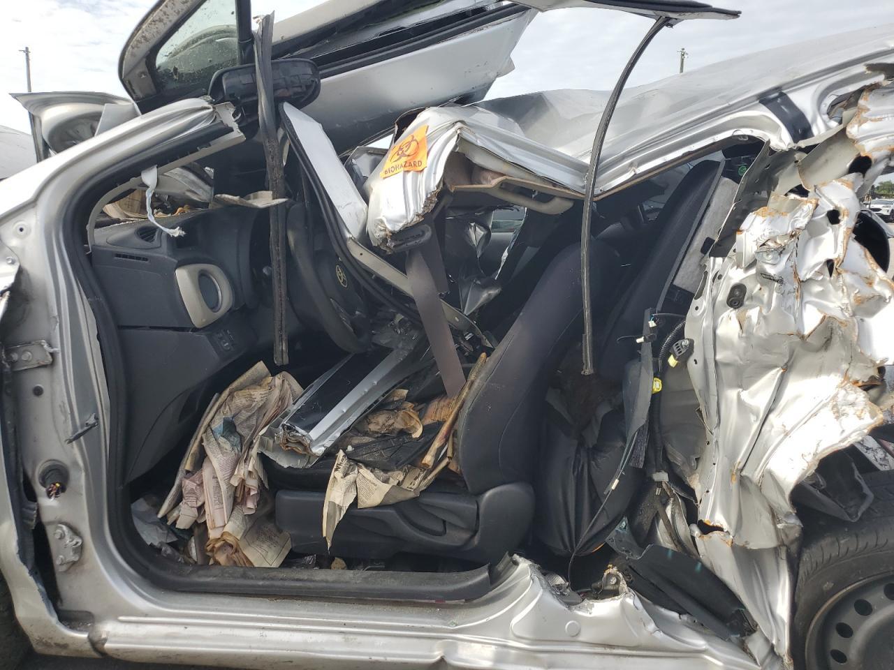 2012 TOYOTA YARIS