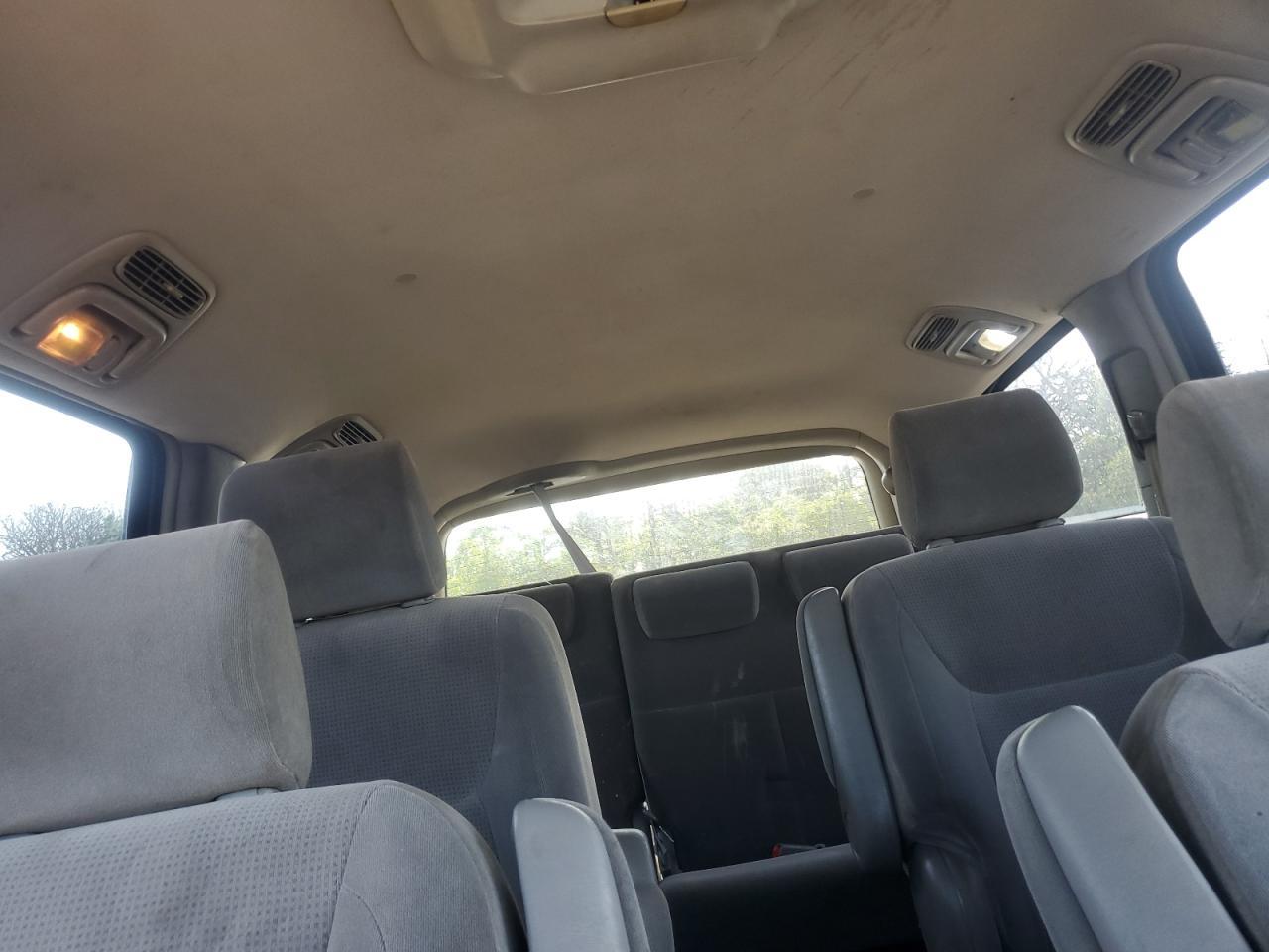2004 TOYOTA SIENNA