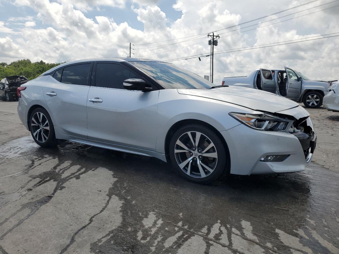 2017 NISSAN Maxima