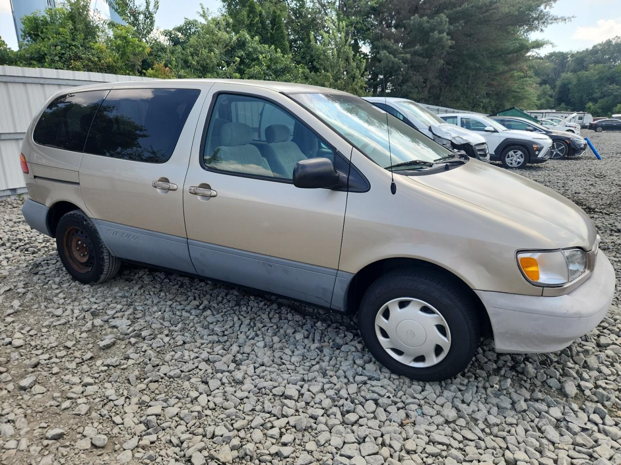 2000 TOYOTA SIENNA
