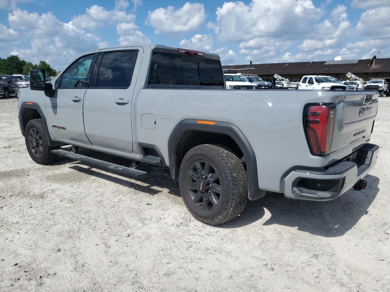 2024 GMC Sierra