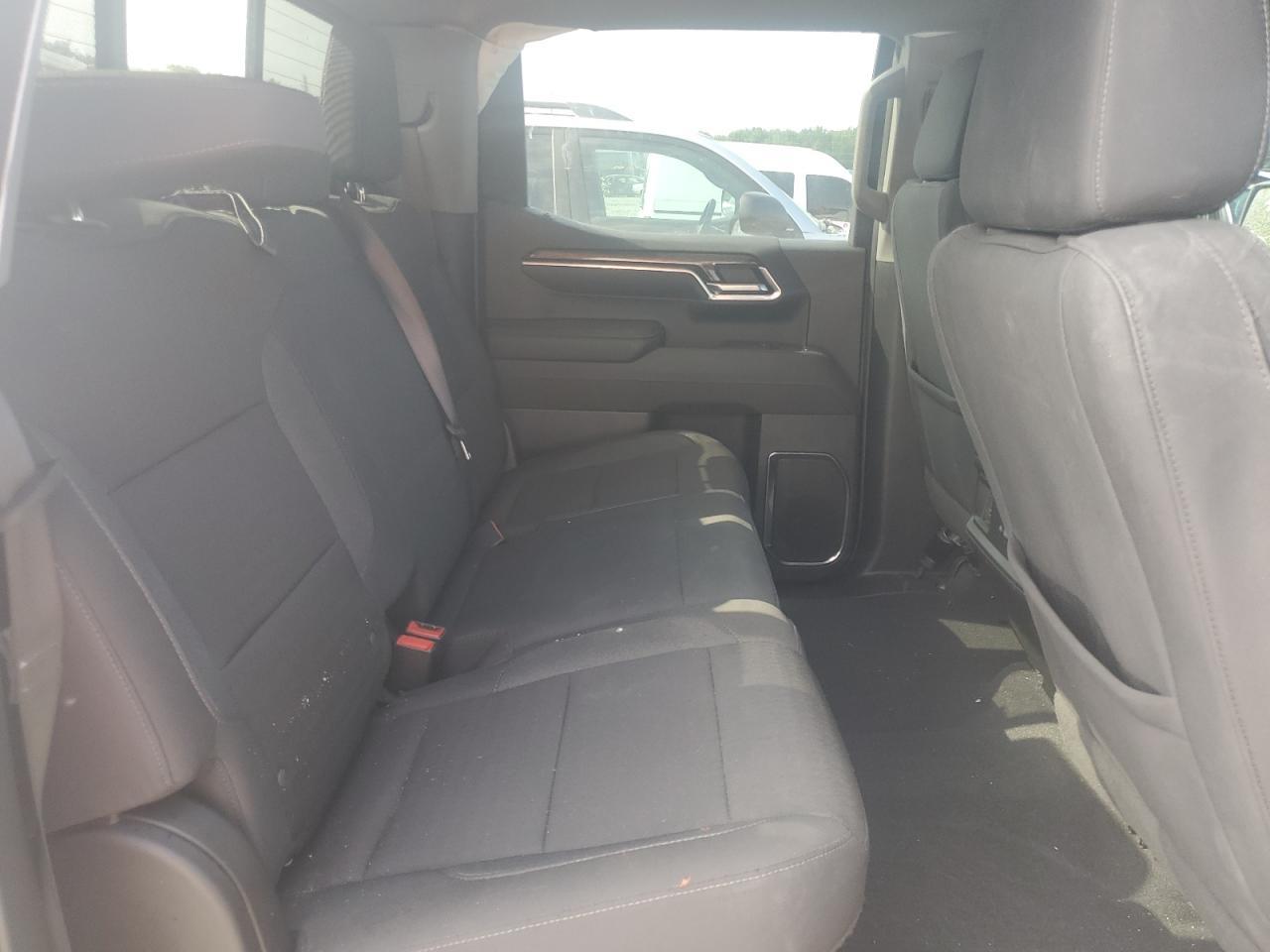 2024 CHEVROLET Silverado