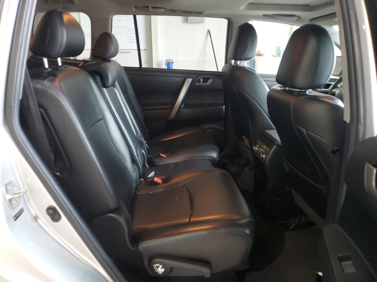2013 TOYOTA HIGHLANDER