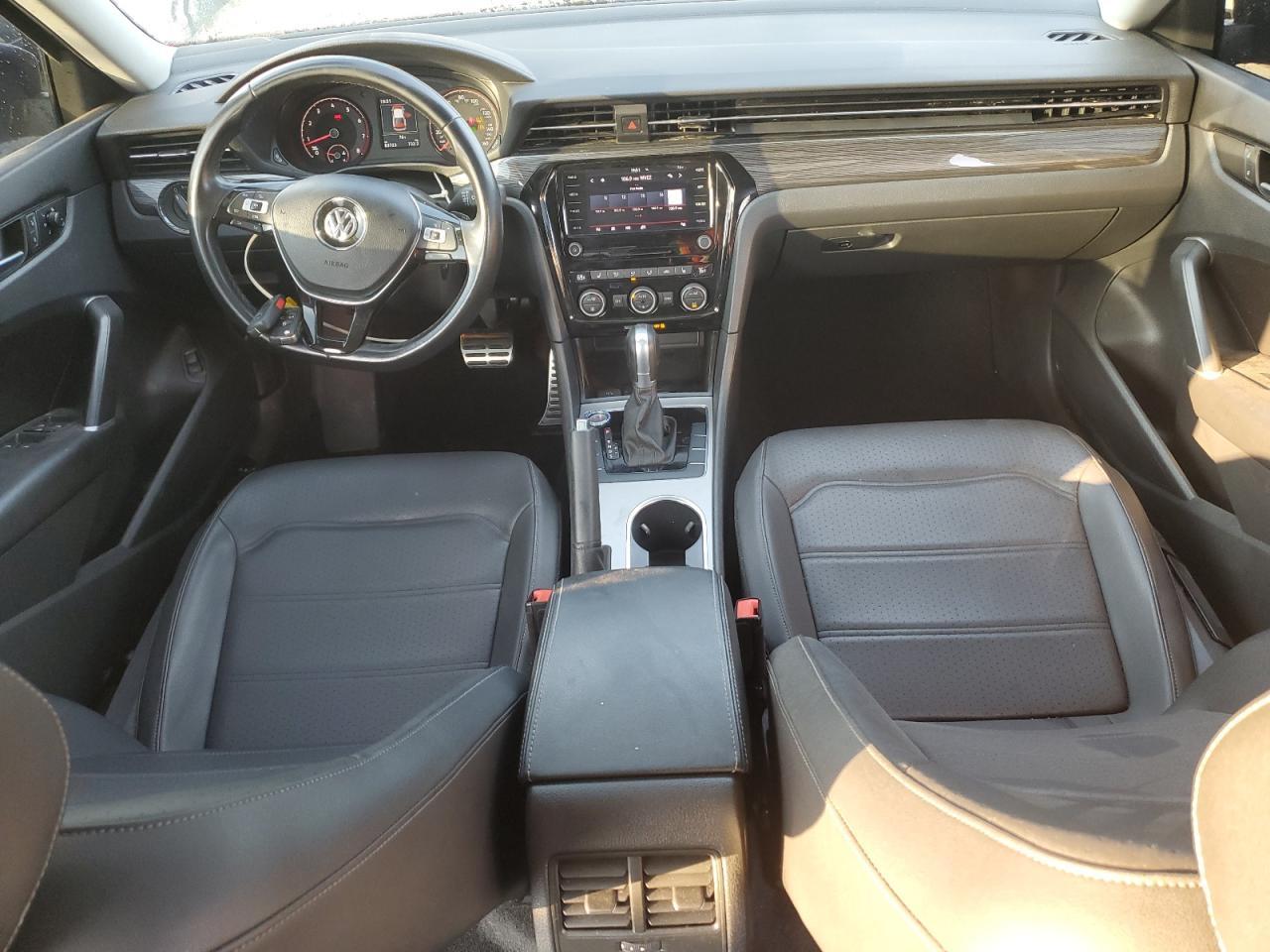 2020 VOLKSWAGEN Passat