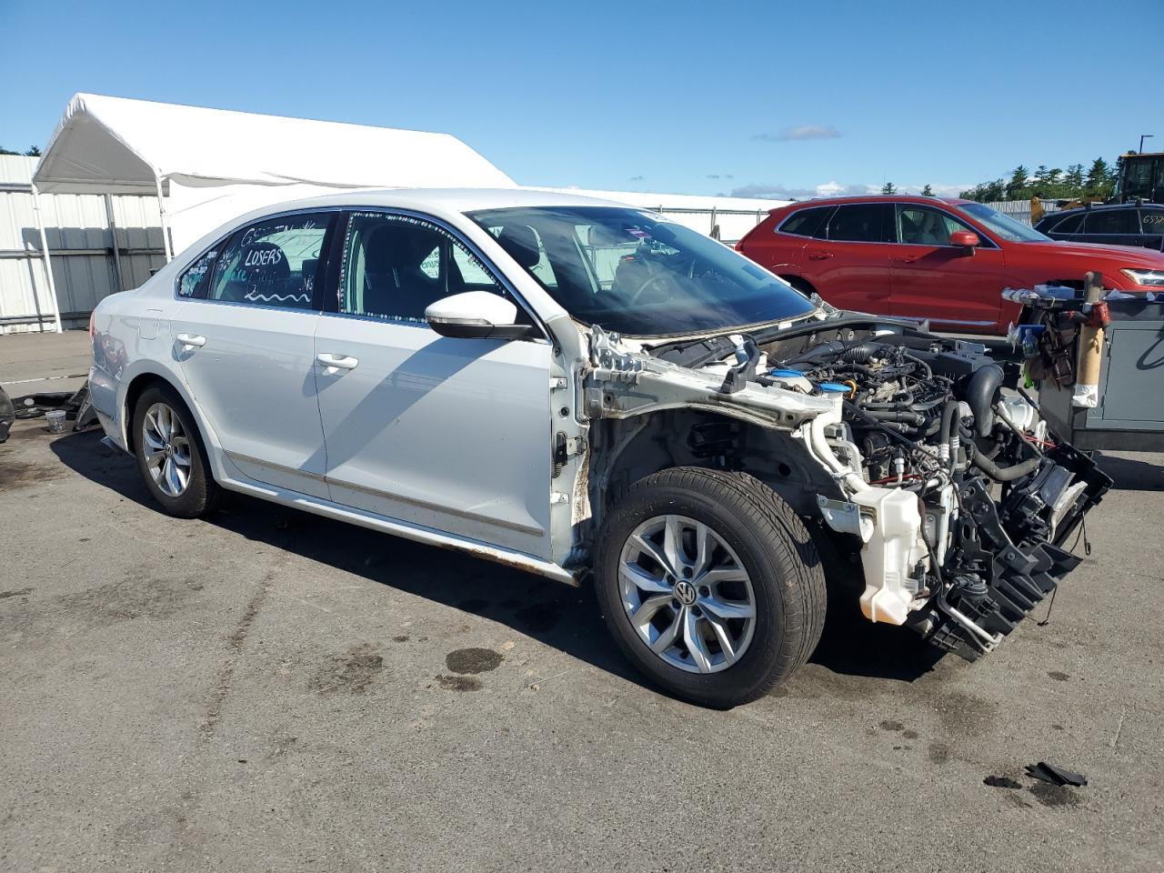 2016 VOLKSWAGEN Passat