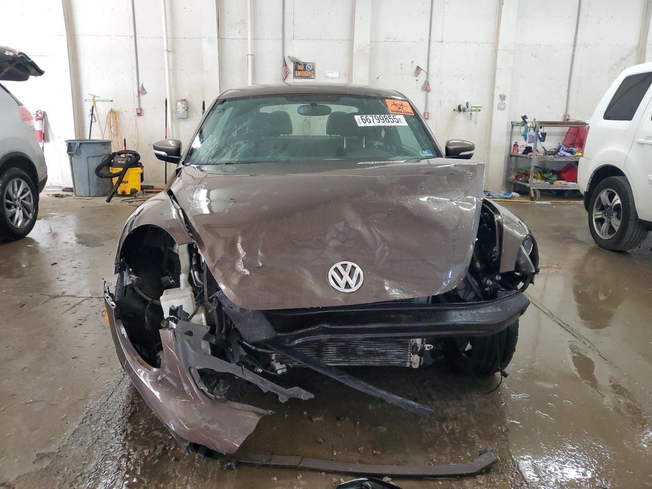 2012 VOLKSWAGEN Beetle