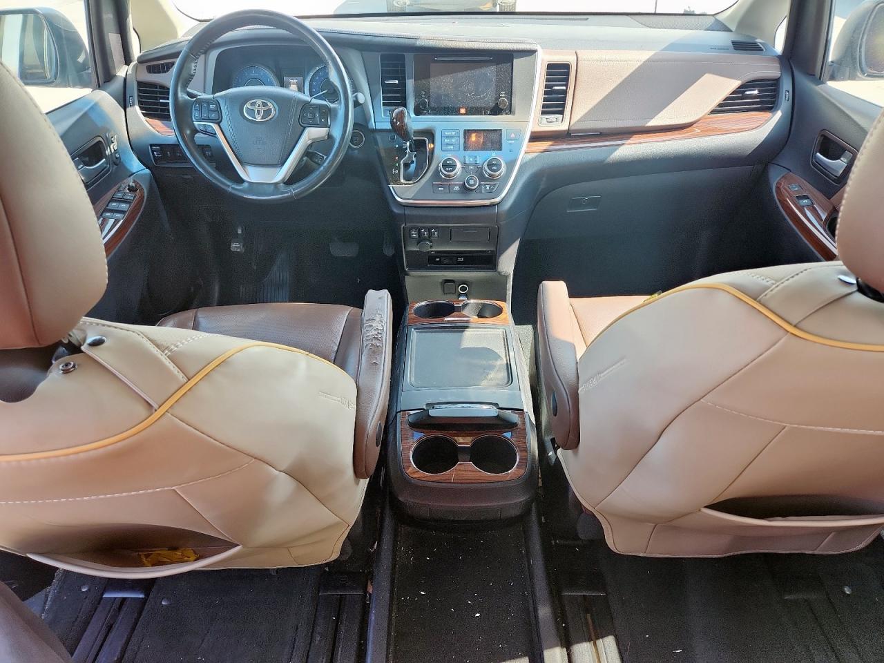 2015 TOYOTA SIENNA
