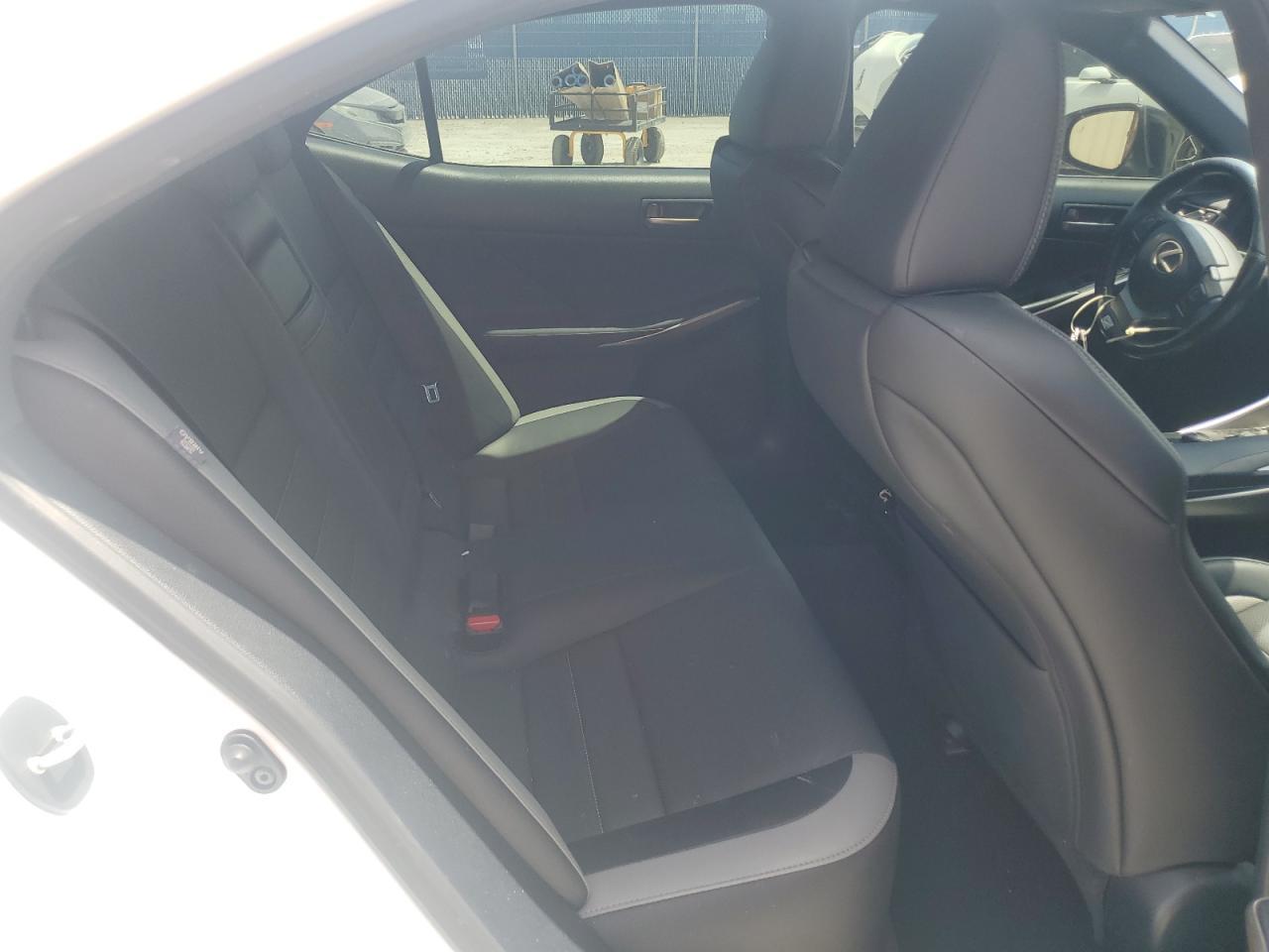 2020 LEXUS IS 300