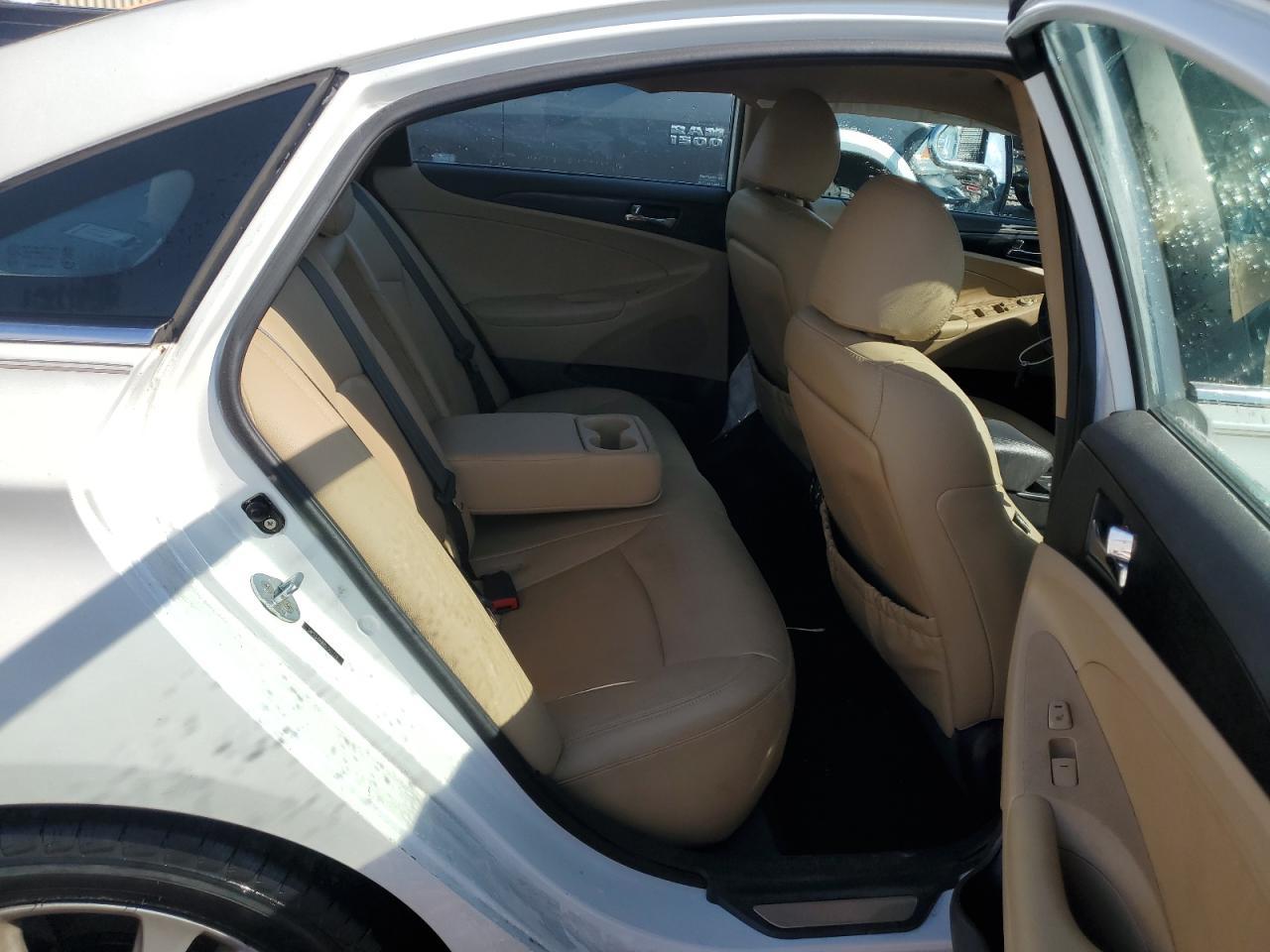 2011 HYUNDAI SONATA