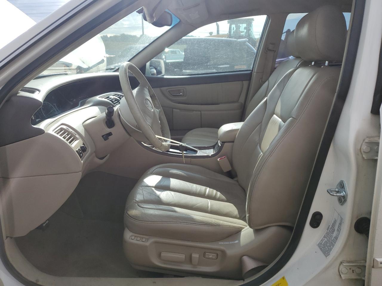 2001 TOYOTA Avalon