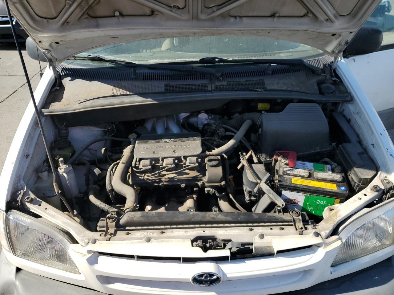 2000 TOYOTA SIENNA