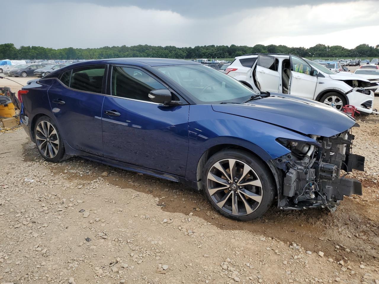 2016 NISSAN Maxima