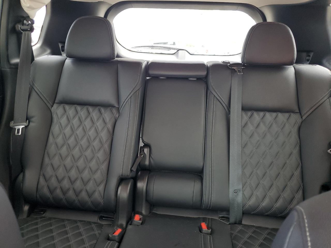 2024 MITSUBISHI outlander
