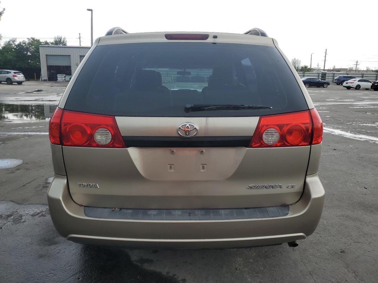 2007 TOYOTA SIENNA