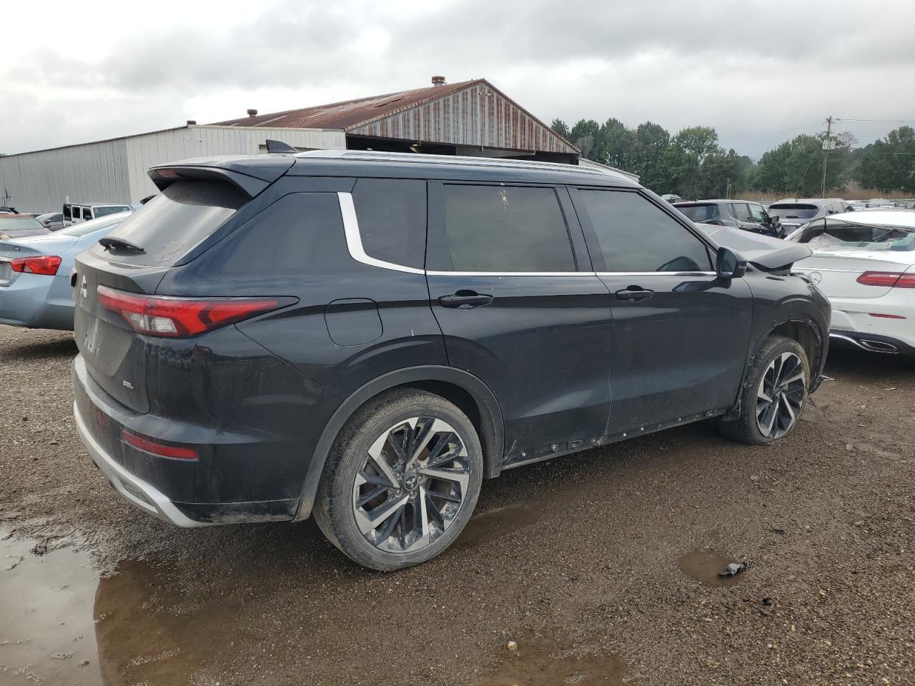 2023 MITSUBISHI outlander