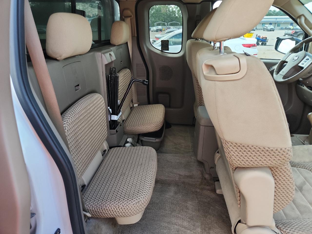 2012 NISSAN Frontier