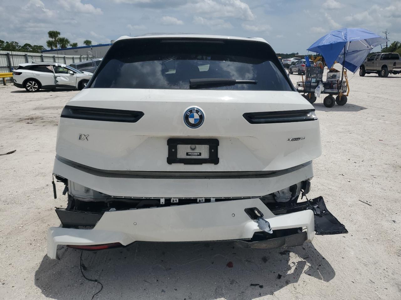 2023 BMW iX