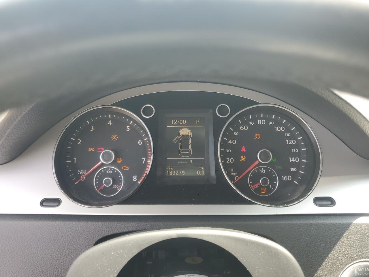 2009 VOLKSWAGEN Passat