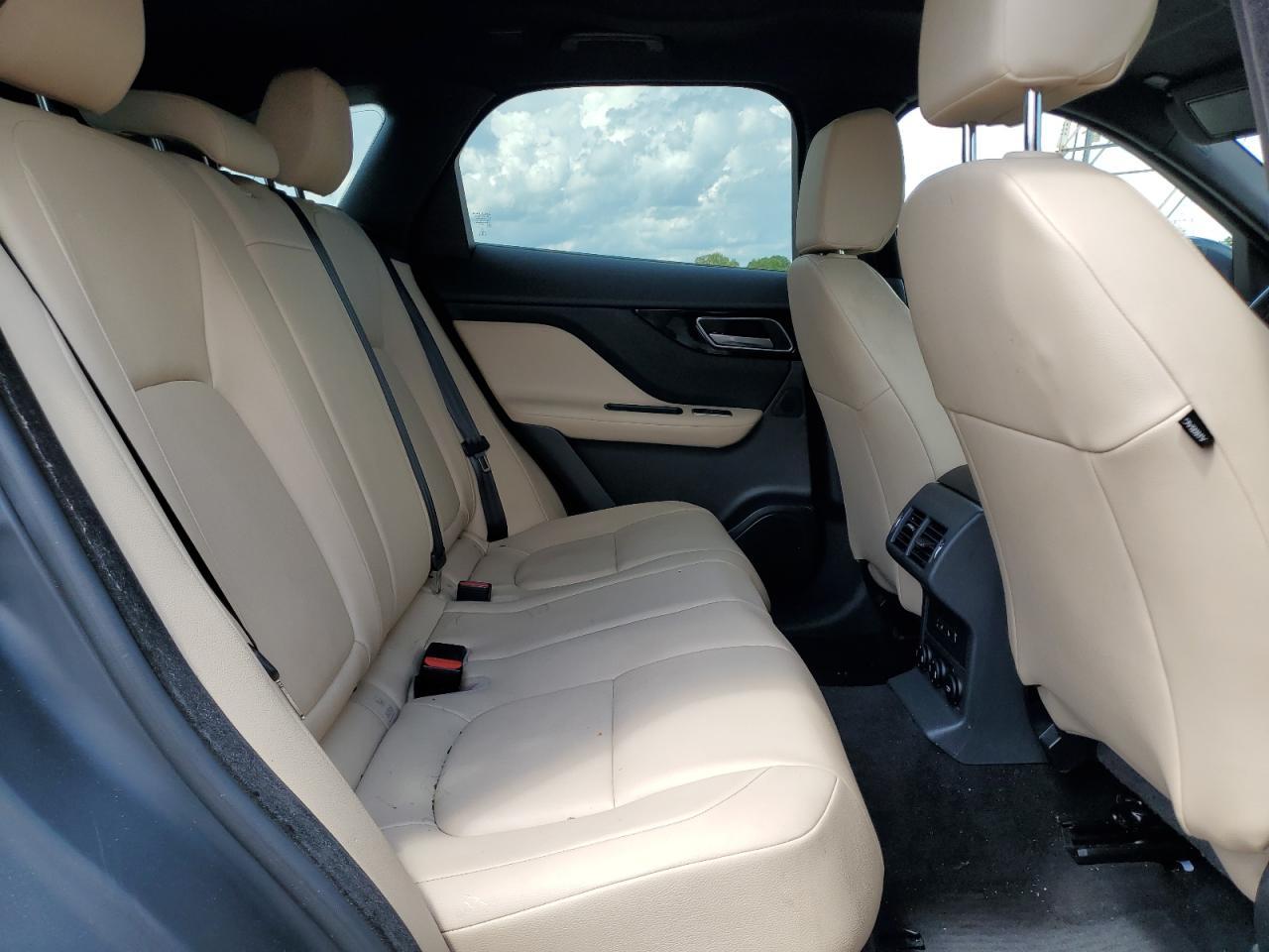 2018 JAGUAR F-Pace