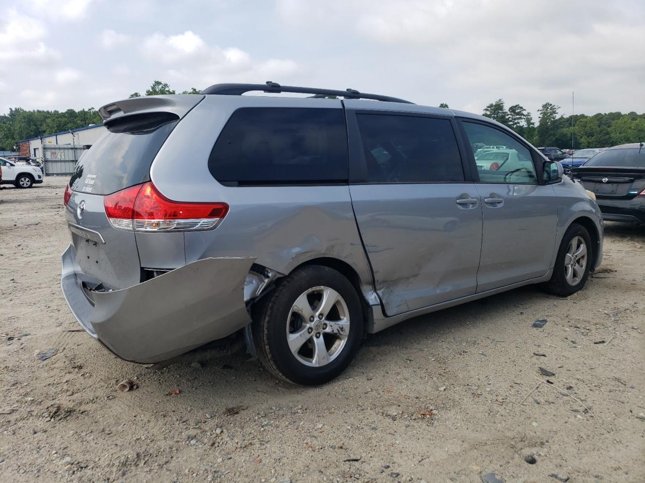 2013 TOYOTA SIENNA