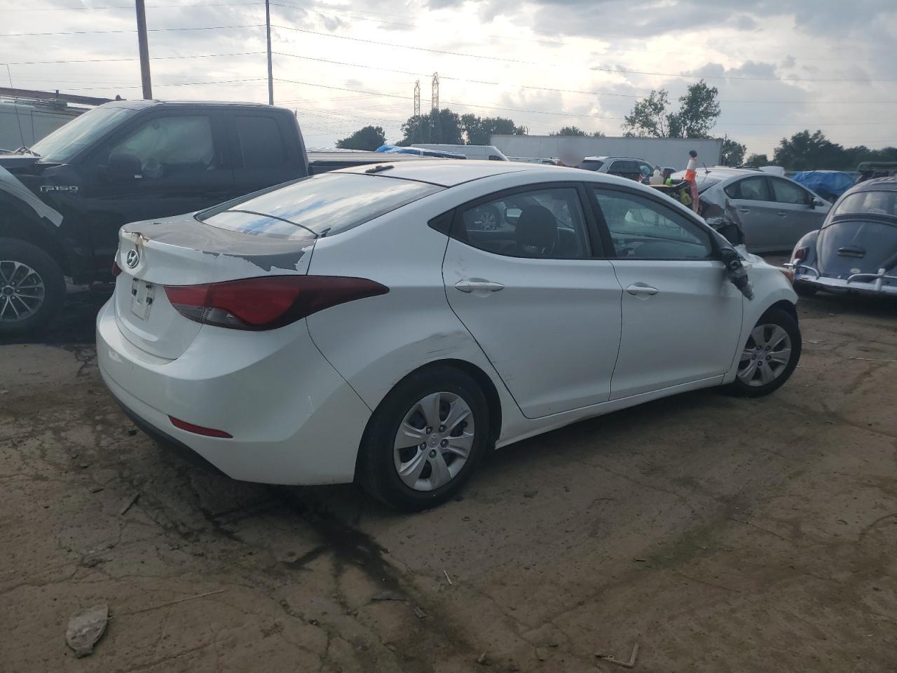 2016 HYUNDAI ELANTRA