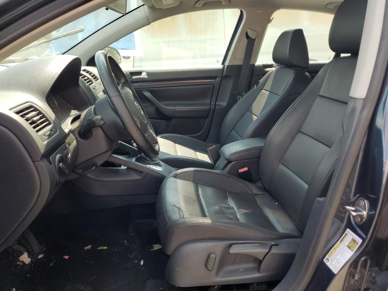 2010 VOLKSWAGEN JETTA