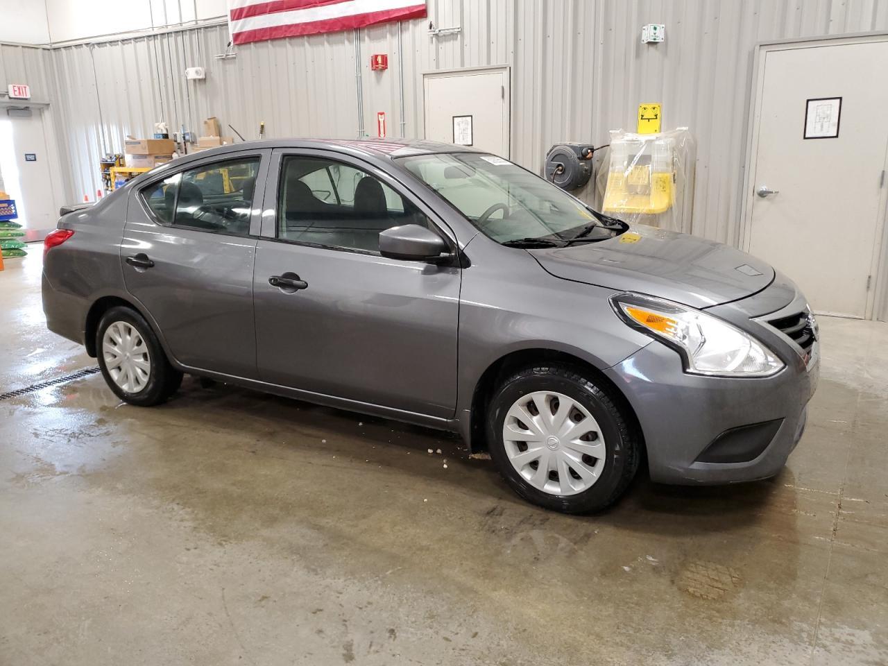2017 NISSAN VERSA