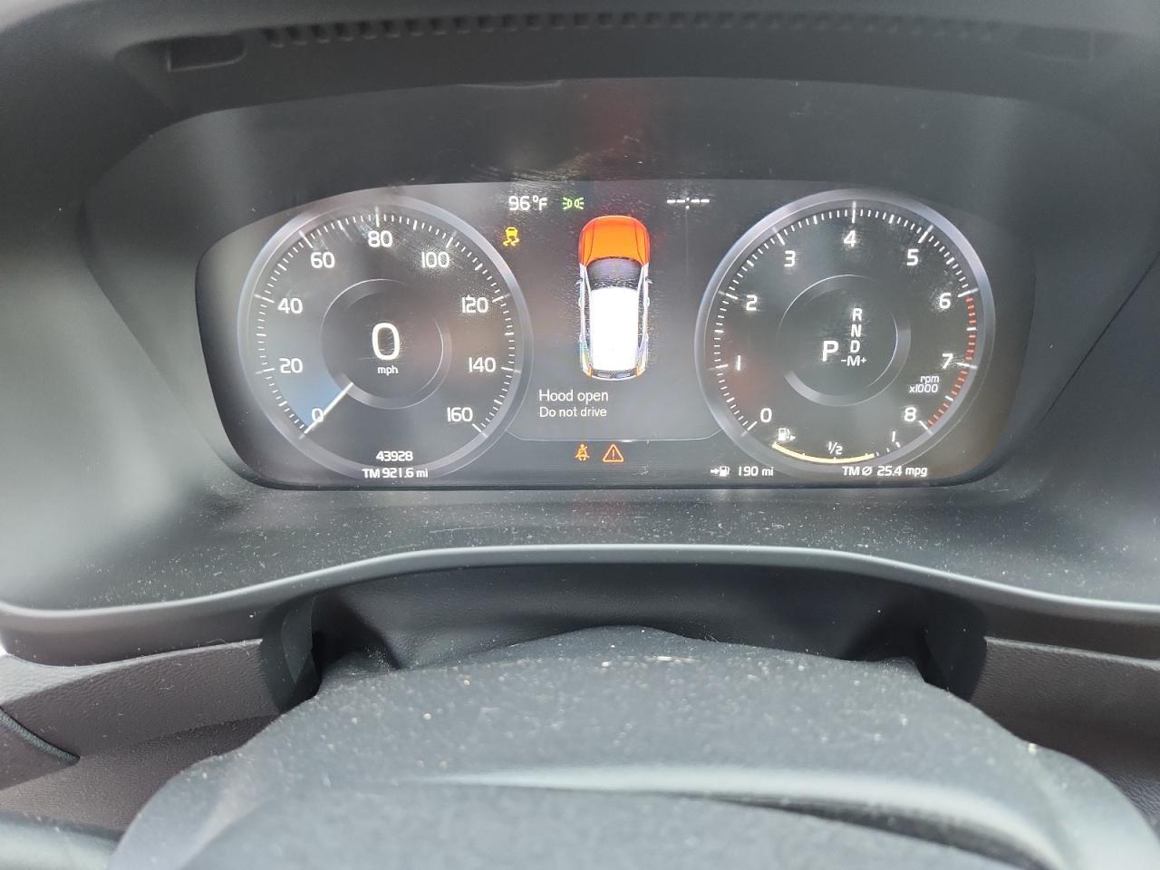 2019 VOLVO XC40