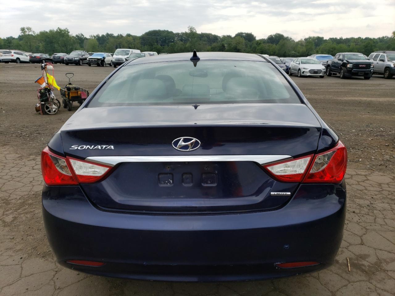 2011 HYUNDAI SONATA