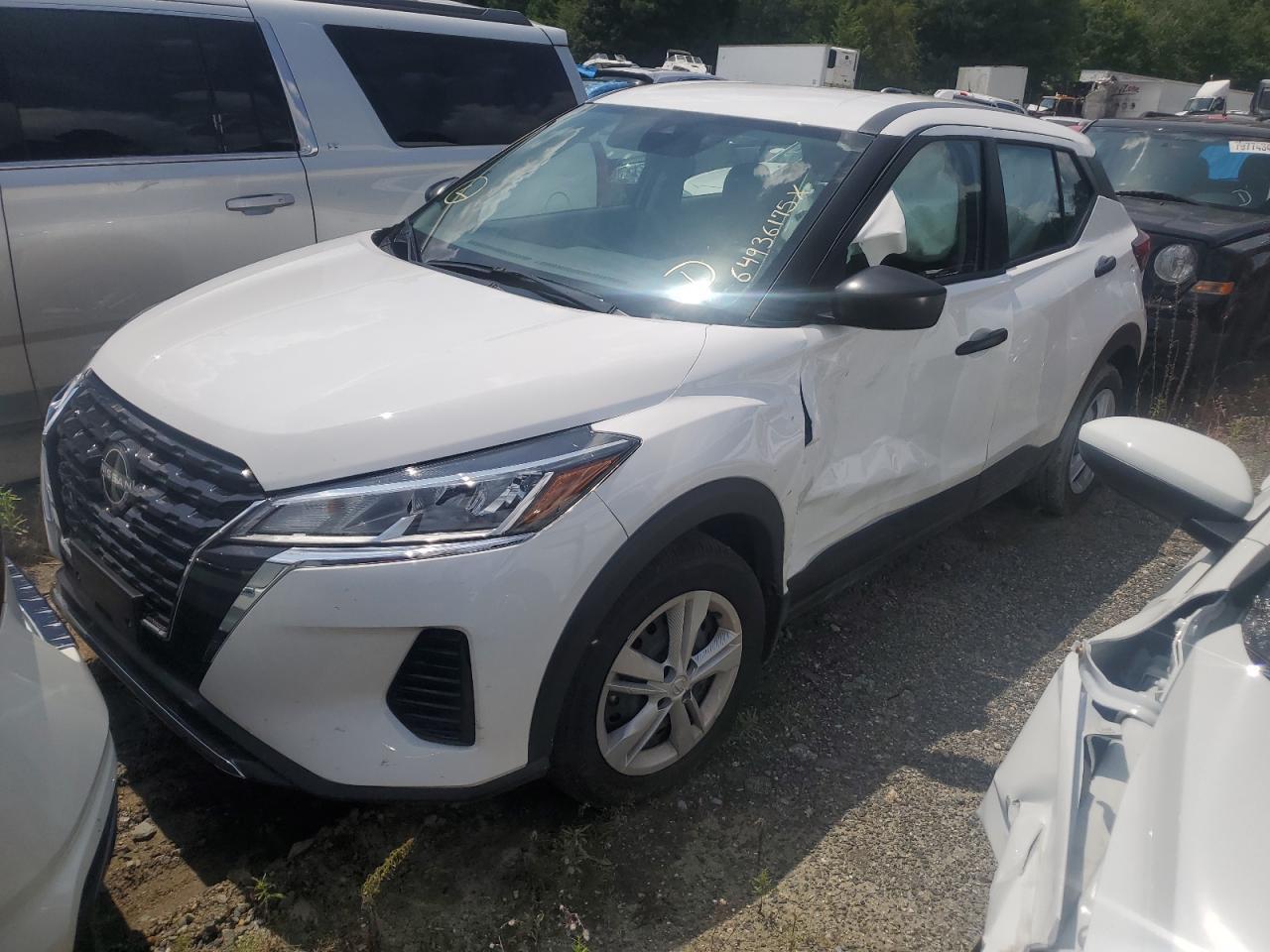 2024 NISSAN KICKS