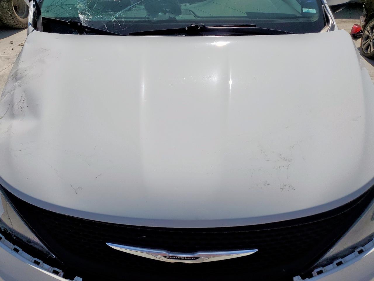 2023 CHRYSLER Voyager