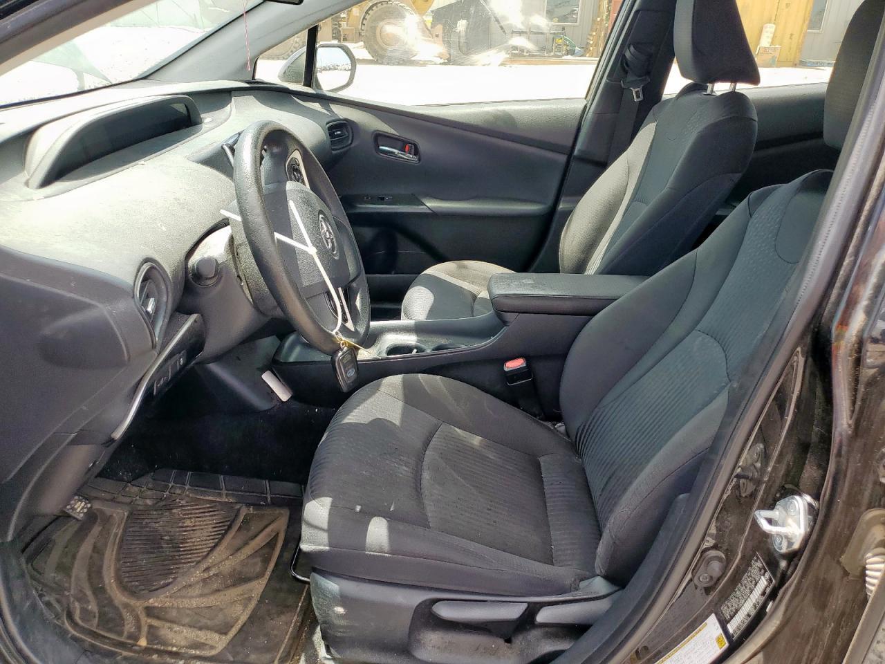2016 TOYOTA PRIUS