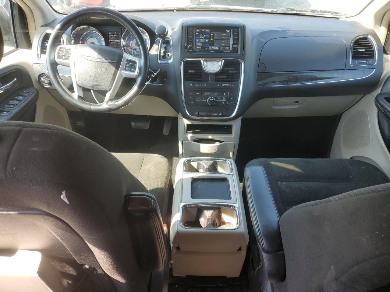 2015 CHRYSLER Town & Country