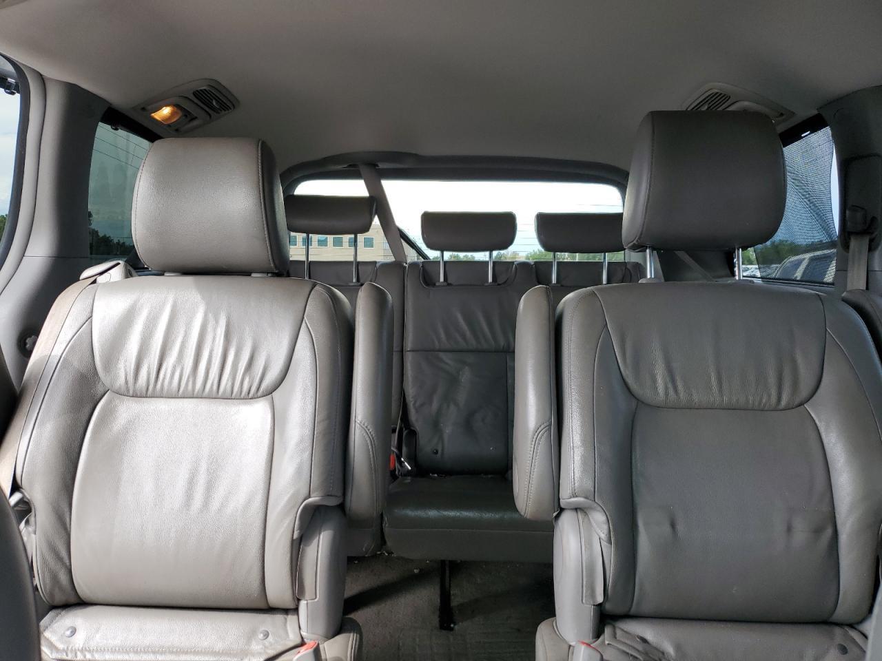 2010 TOYOTA SIENNA
