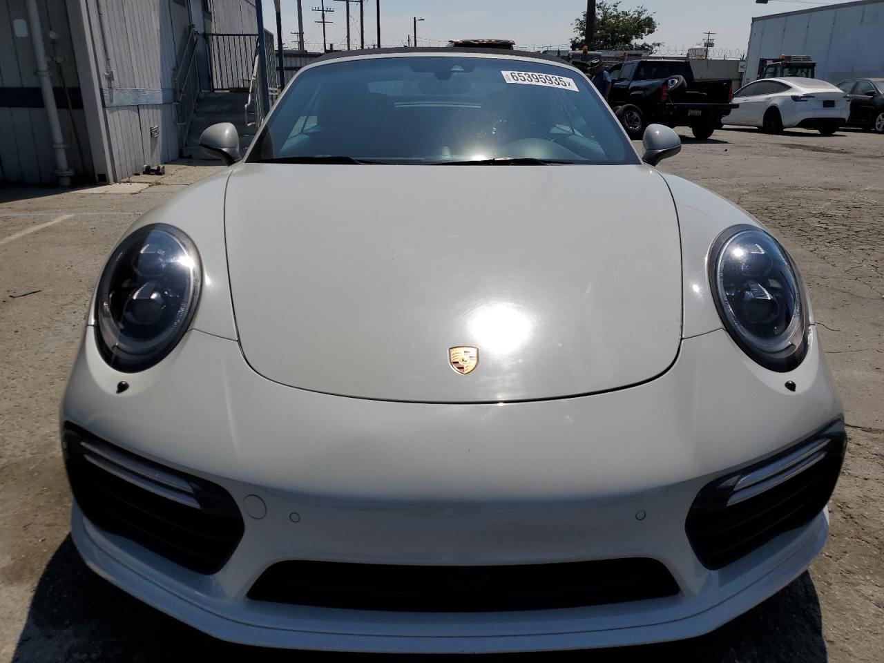 2018 PORSCHE 911
