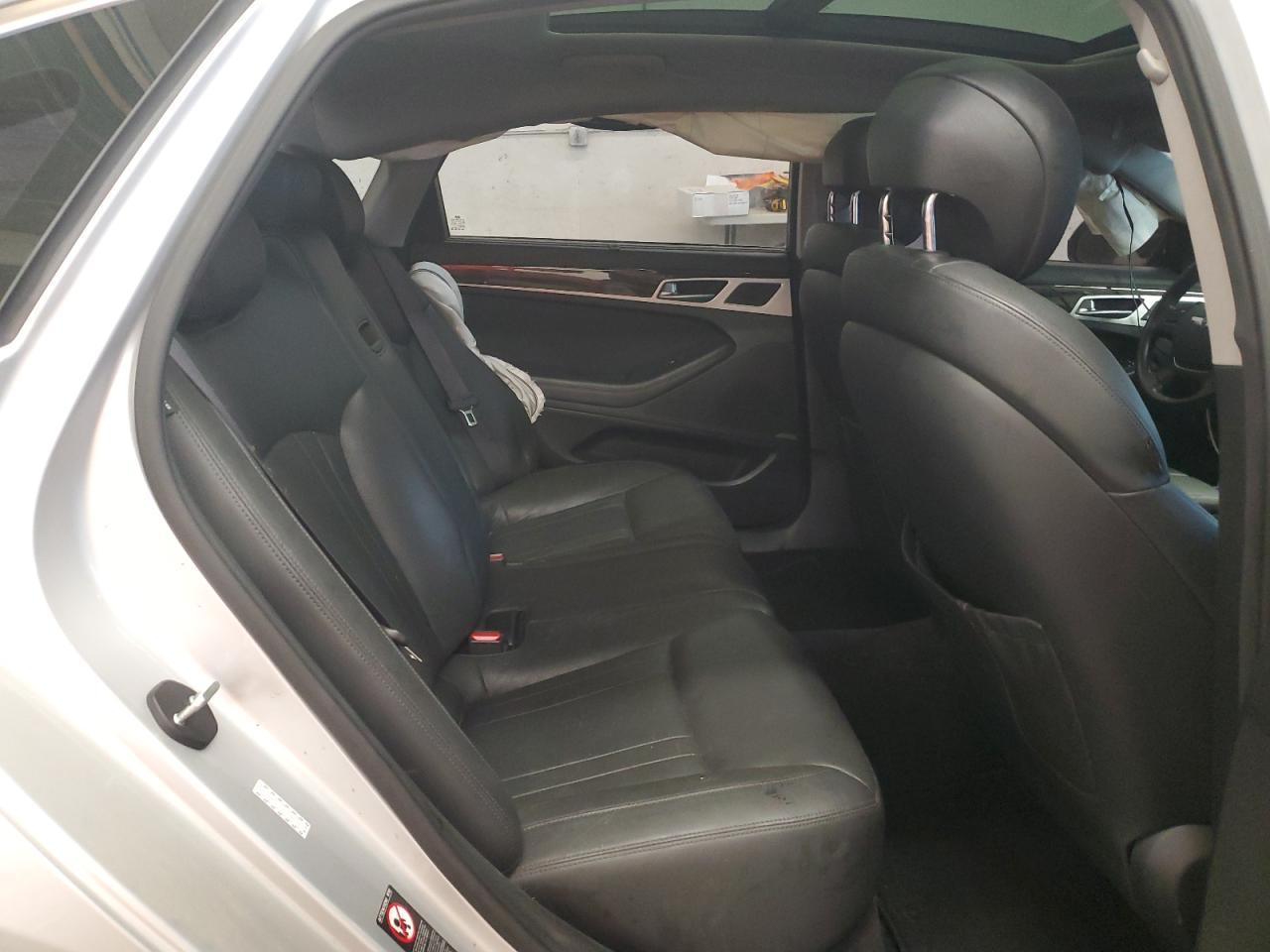 2016 HYUNDAI GENESIS