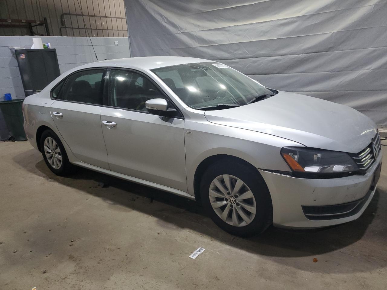 2014 VOLKSWAGEN Passat