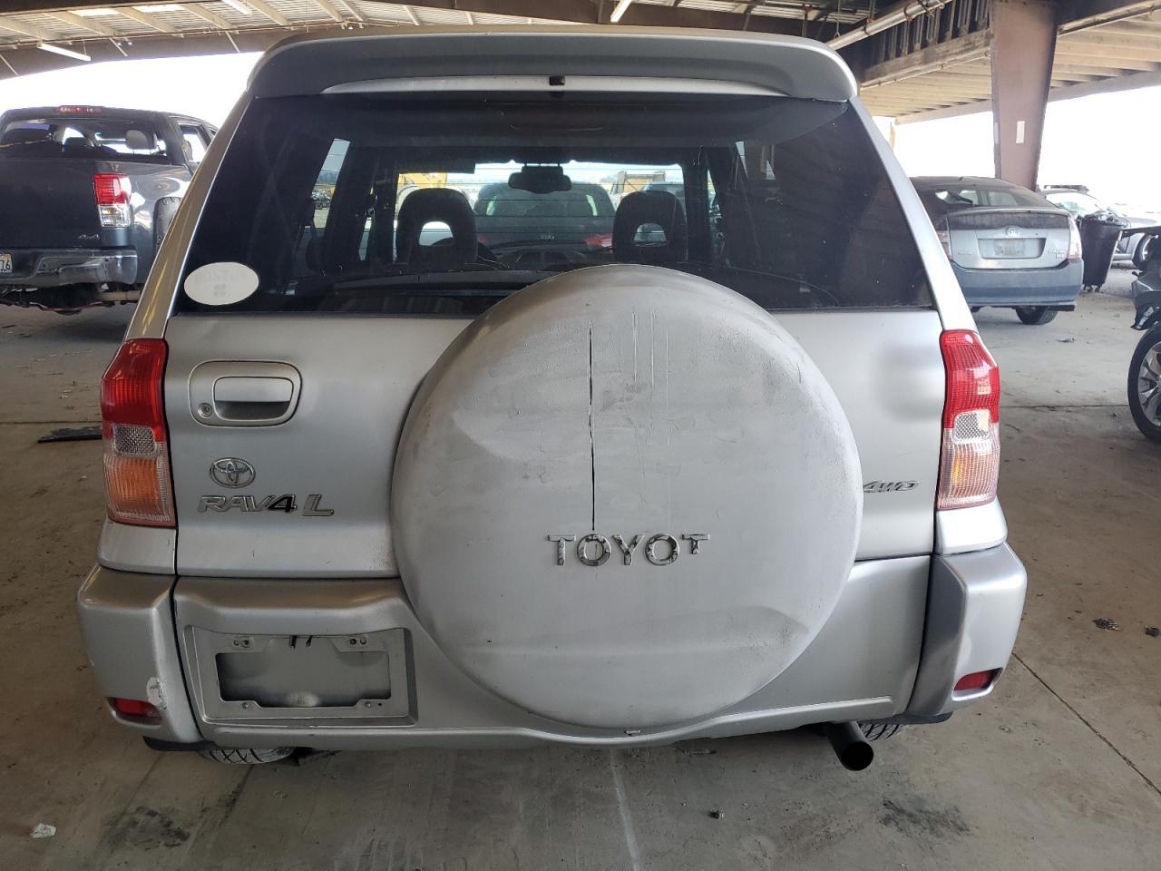 2002 TOYOTA RAV4