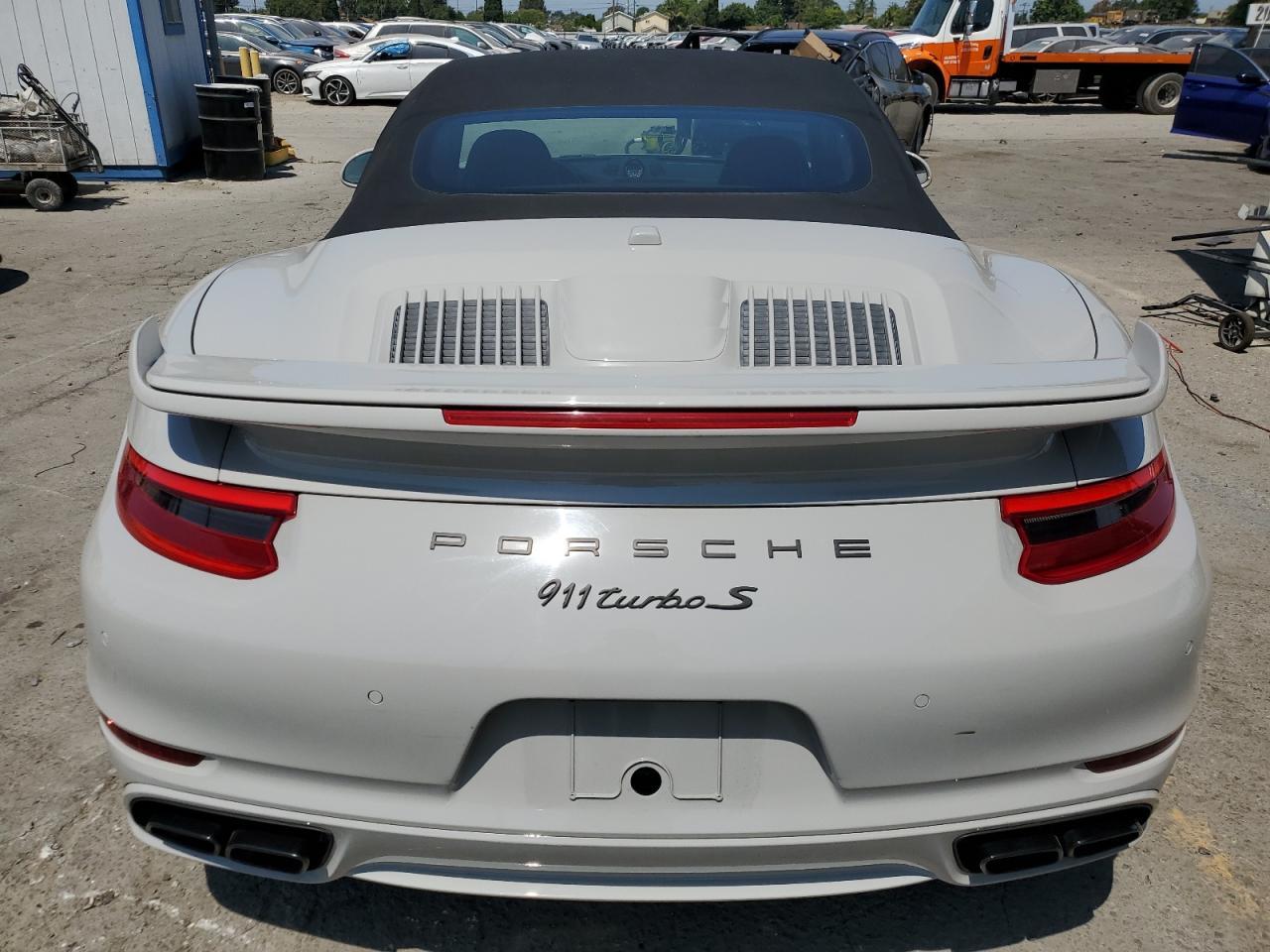2018 PORSCHE 911