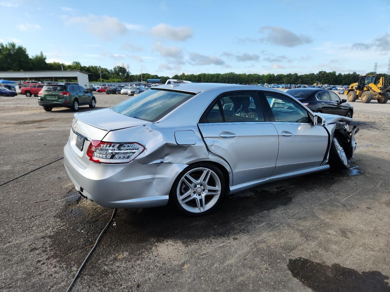 2012 MERCEDES-BENZ E-Class