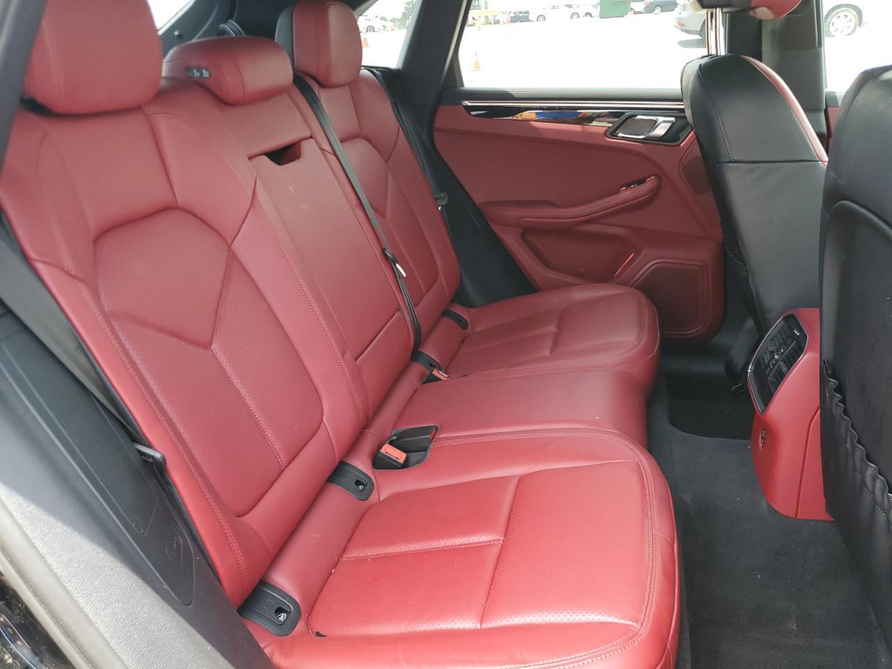 2023 PORSCHE Macan