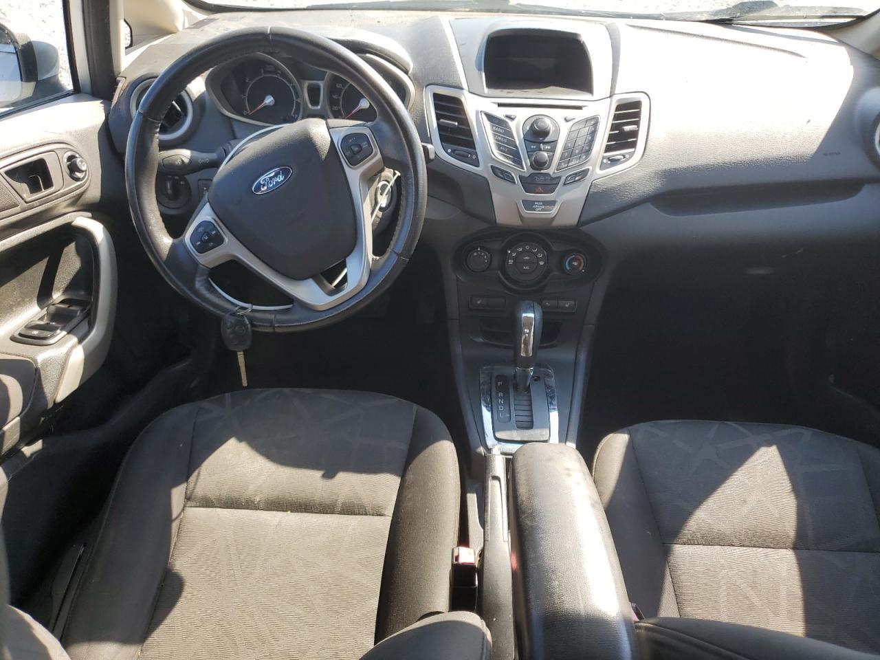 2011 FORD Fiesta