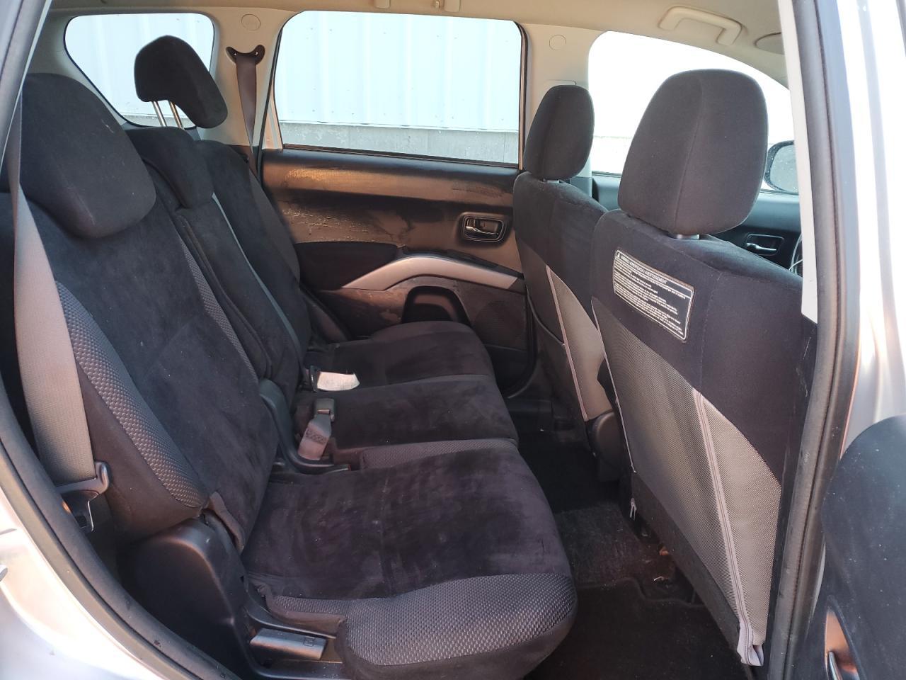 2010 MITSUBISHI outlander