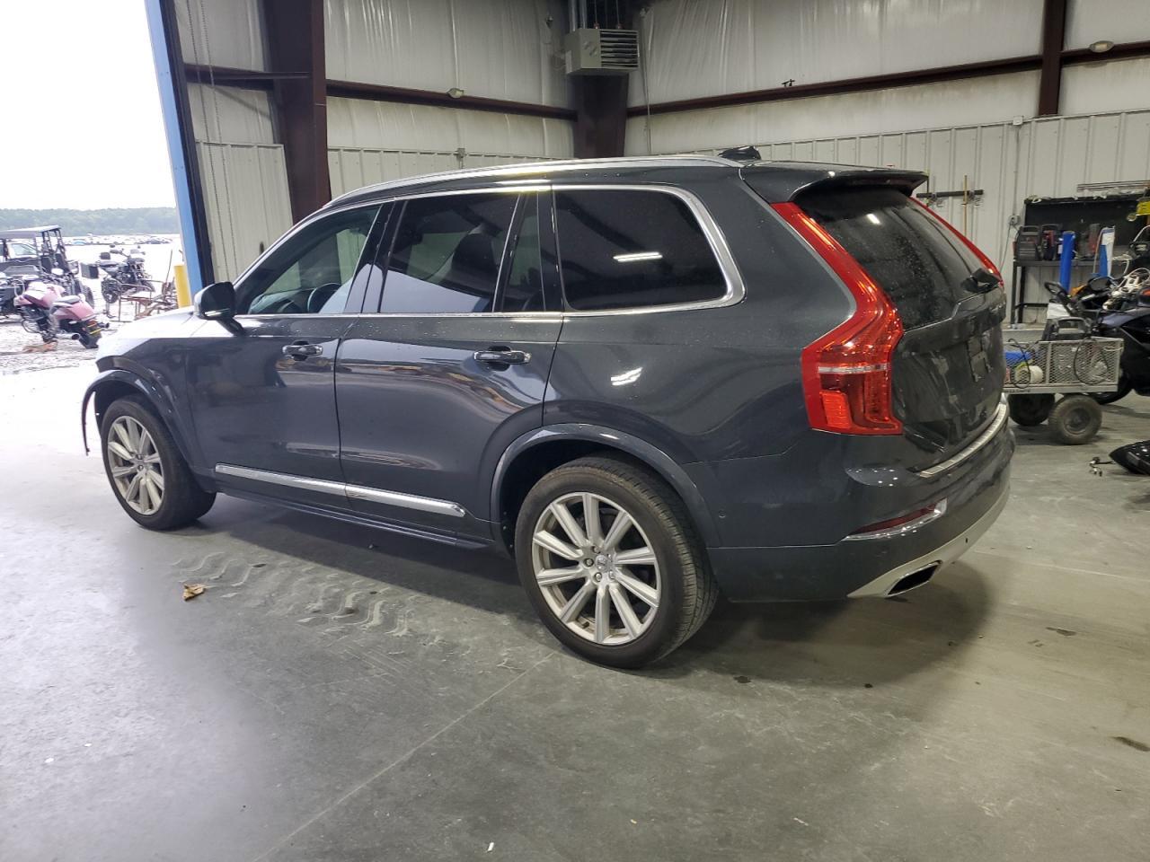 2017 VOLVO XC90