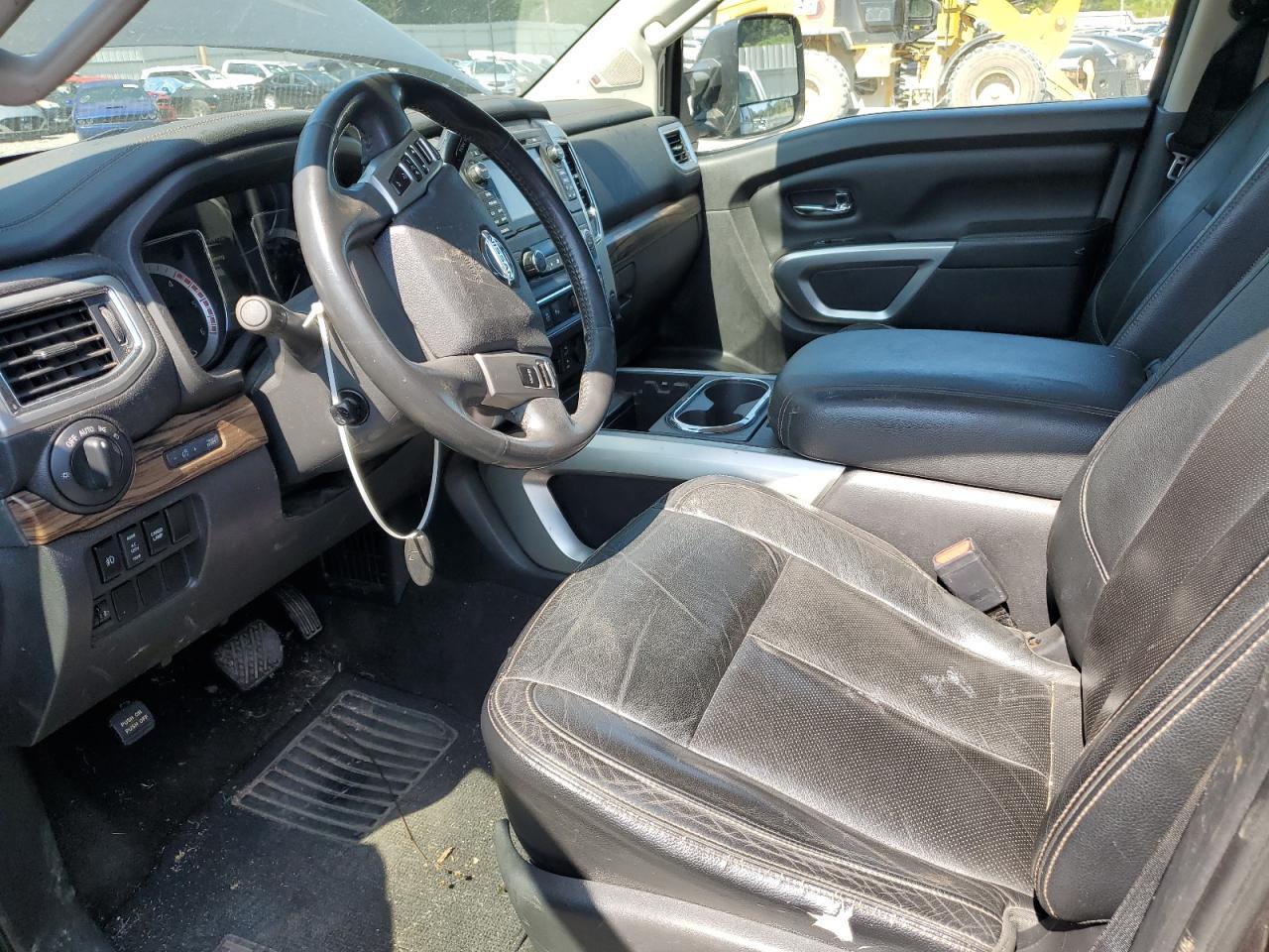 2016 NISSAN Titan